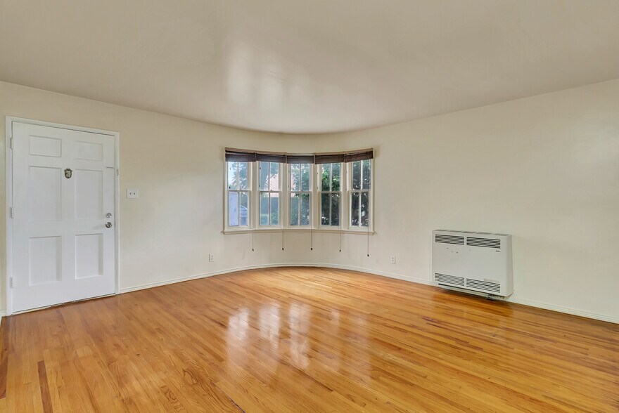 More Photos Of 3725 S Victoria Ave, Los Angeles Multifamily For Sale