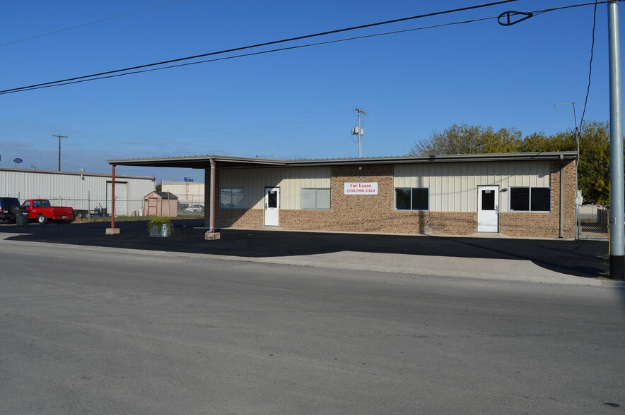 More Photos Of 242 Trade Center Dr, New Braunfels Warehouse For Lease