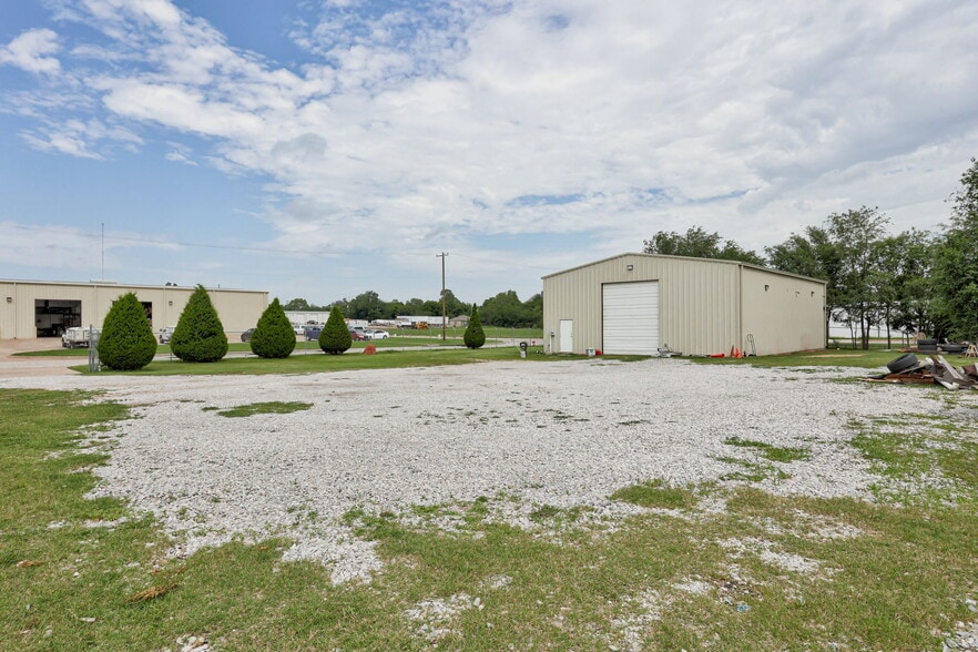 More Photos Of 6712 S Pat Ave, Oklahoma City Warehouse For Sale