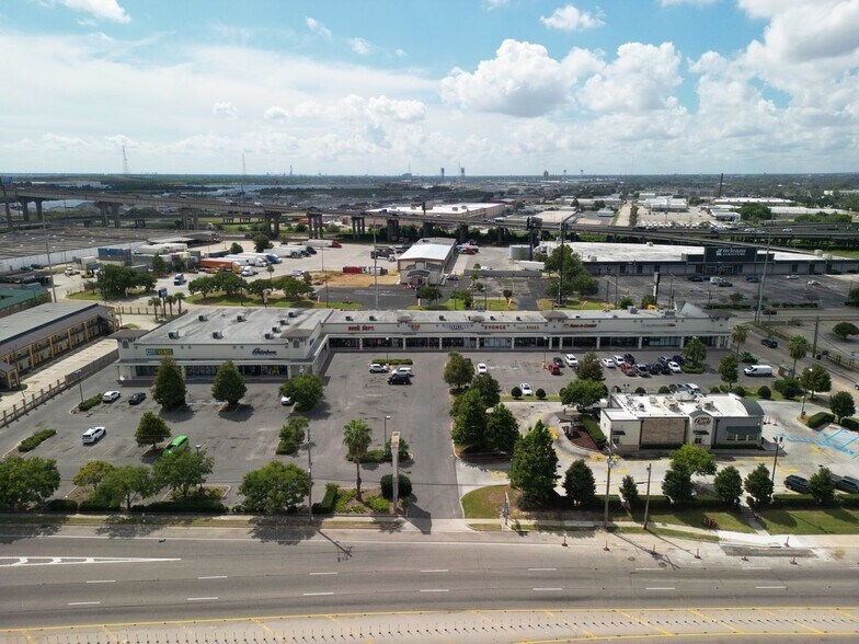 More Photos Of 4800-4900 Chef Menteur Hwy, New Orleans General Retail For Sale