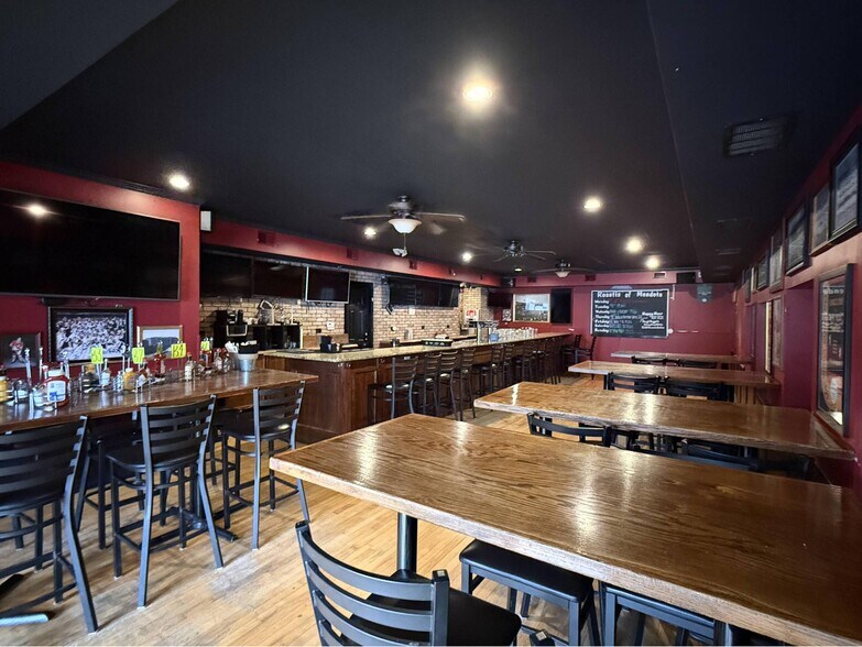 More Photos Of 801 Sixth St, Mendota Storefront Retail Residential For Sale