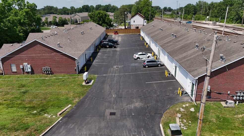 More Photos Of 7909-7925 Station St, Columbus Flex For Lease