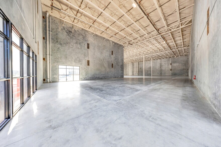 More Photos Of 14101 NW 112th Ave, Hialeah Gardens Warehouse For Lease