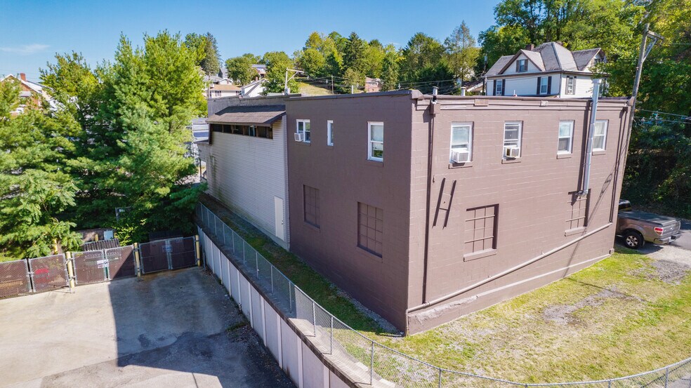 More Photos Of 18 Cleveland Ave, Westover Flex For Lease