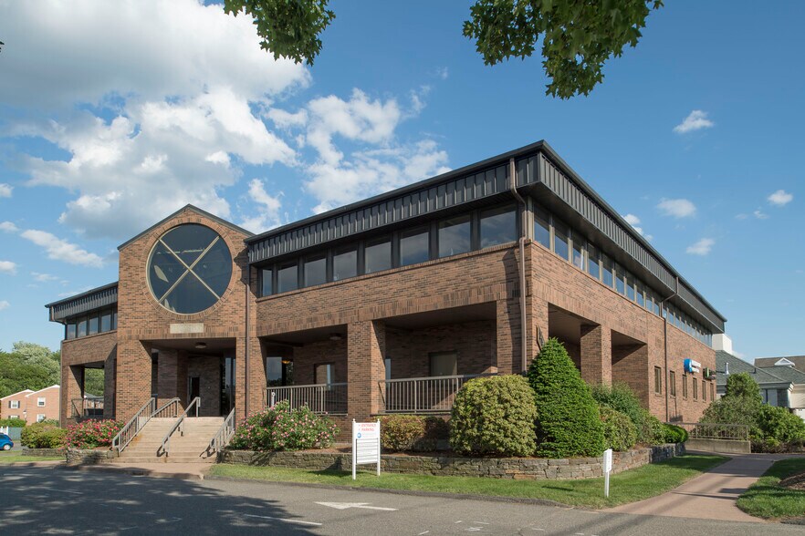 More Photos Of 2928 Main St, Glastonbury Medical For Lease