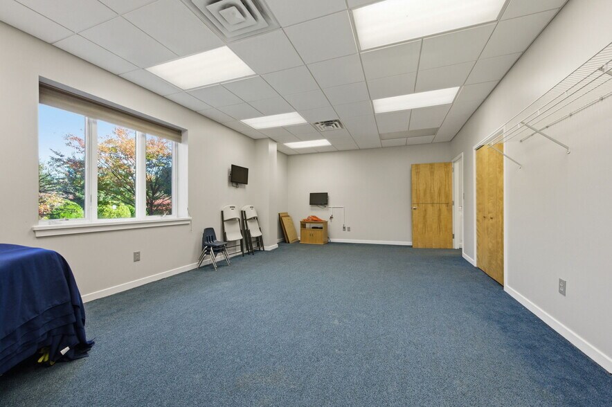 More Photos Of 2744 Red Lion Rd, Bear Religious Facility For Lease