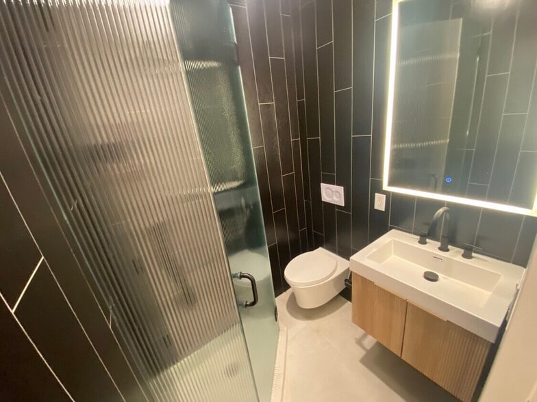 More Photos Of 155 Smith St, Brooklyn Apartments For Lease