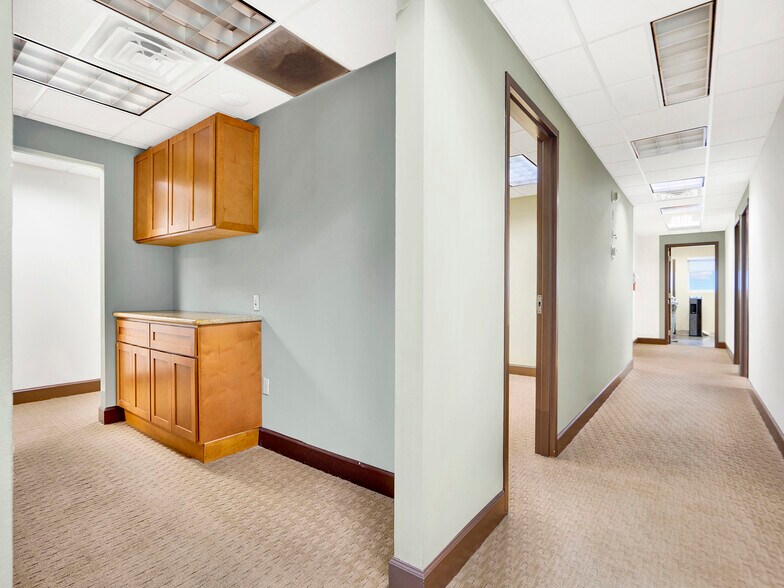 More Photos Of 4070-4090 Laguna St, Coral Gables Medical For Lease