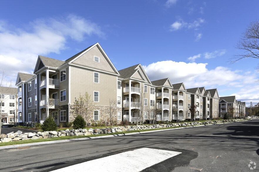 More Photos Of 4 Berry St, North Andover Apartments For Lease