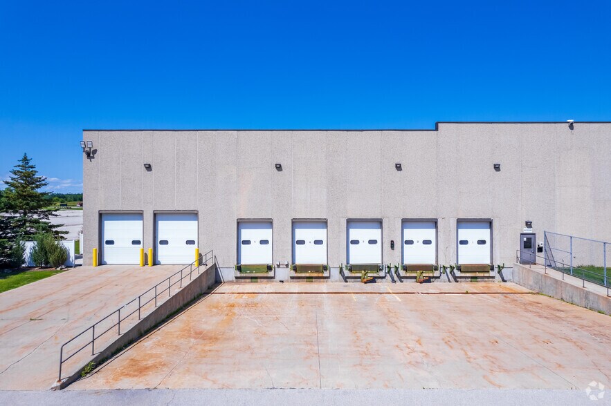 More Photos Of 1555 Glory Rd, Green Bay Manufacturing For Lease