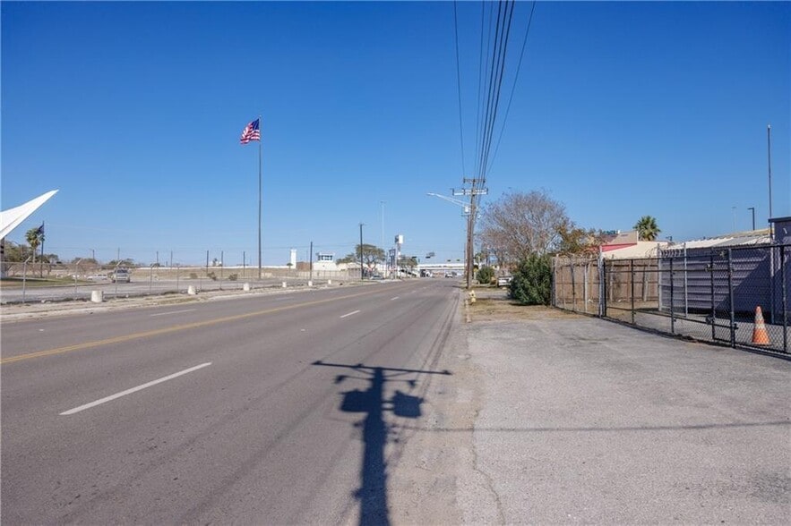 More Photos Of 610 N Port Ave, Corpus Christi Auto Dealership For Sale