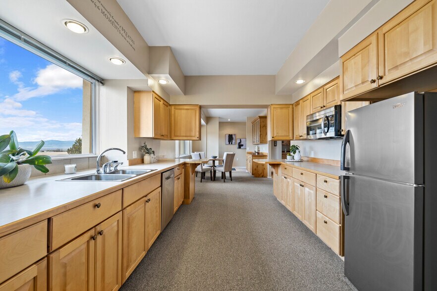 More Photos Of 7690 Carlson Ct, Fort Collins Warehouse For Sale