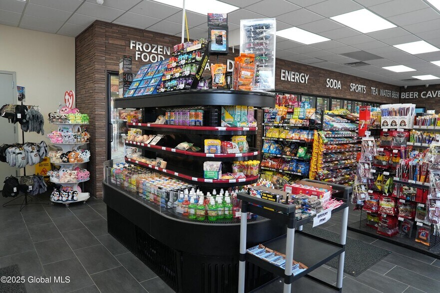 More Photos Of 521 E Main St, Palmyra Convenience Store For Sale