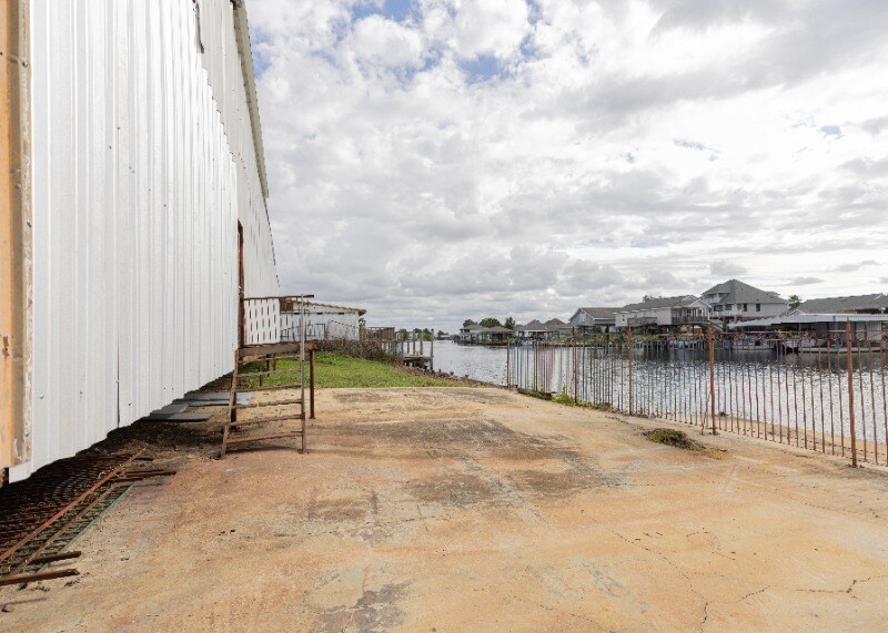 More Photos Of 4824 Pontchartrain Dr, Slidell Industrial For Lease