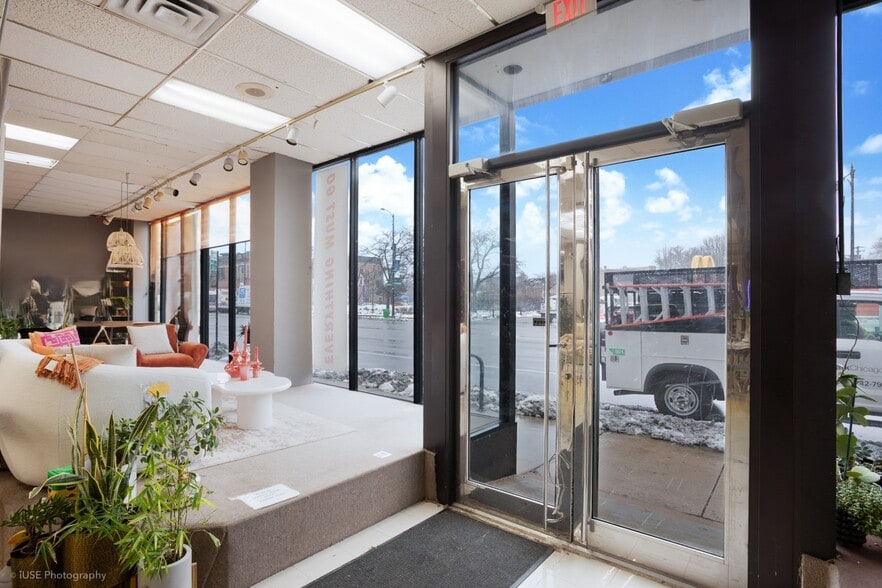 More Photos Of 4841 N Western Ave, Chicago Storefront Retail Office For Sale