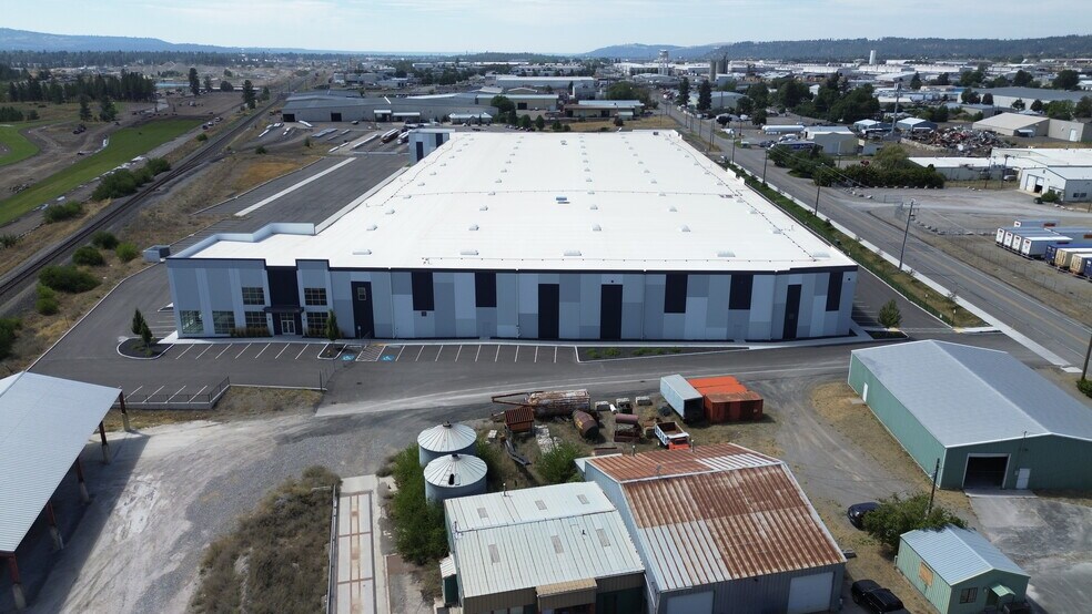 More Photos Of 17710 E Euclid Ave, Spokane Valley Distribution For Sale
