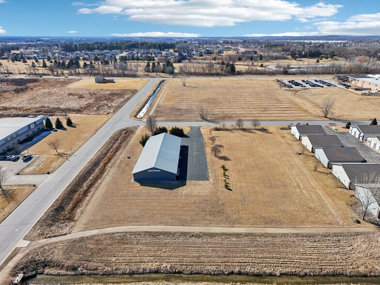 More Photos Of 680 Enterprise Dr, Lake Mills General Retail For Sale