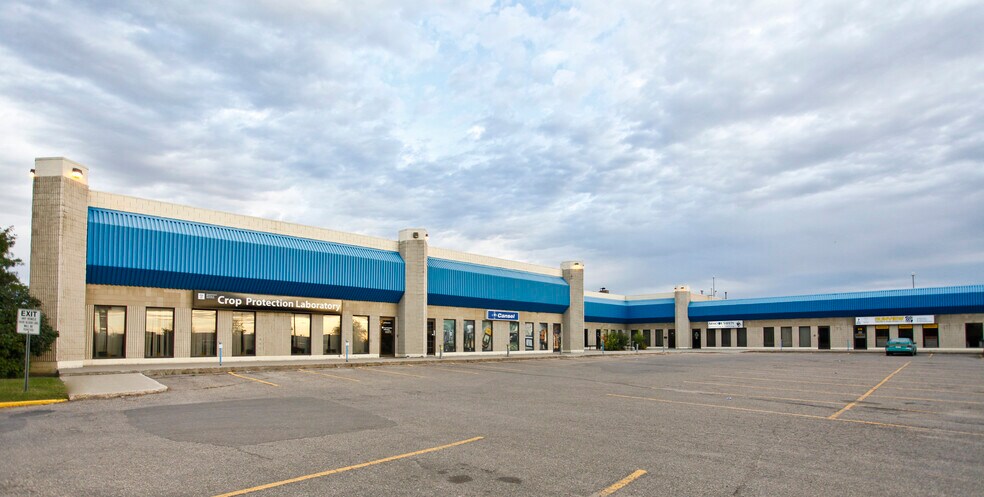 More Photos Of 310 Hoffer Dr, Regina, Sk S, Regina Flex For Sale