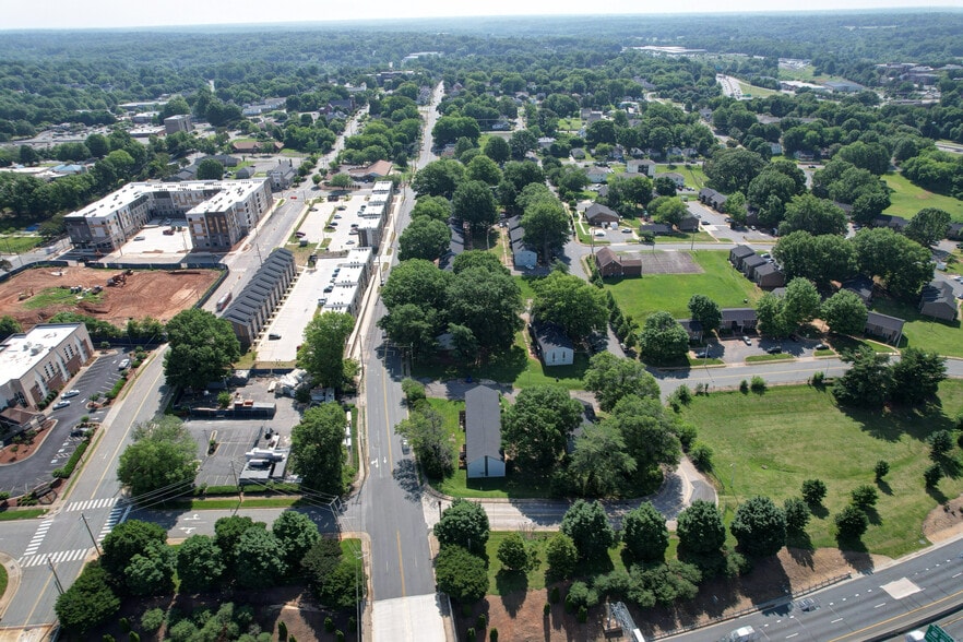 More Photos Of 915 E 2nd St, Winston-Salem Apartments For Sale