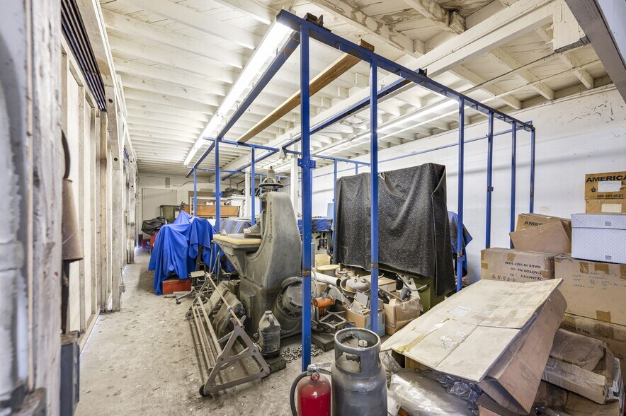 More Photos Of 2250 Martin Luther King Jr Ave, Long Beach Warehouse For Sale