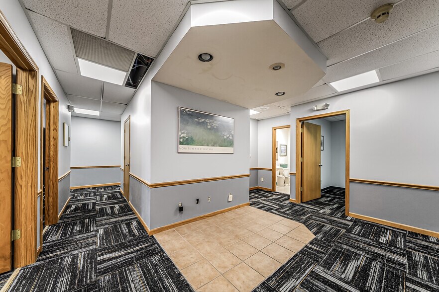 More Photos Of 4259 Lake Rd, Lorain Office For Sale