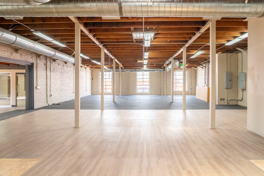 More Photos Of 1908 E 7th Pl, Los Angeles Warehouse For Sale