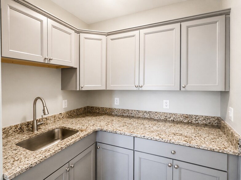 More Photos Of 18 Caprera Rd, Worcester Apartments For Sale