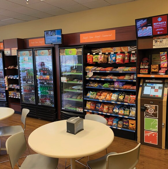 More Photos Of 11340 Blondo St, Omaha Loft Creative Space For Lease