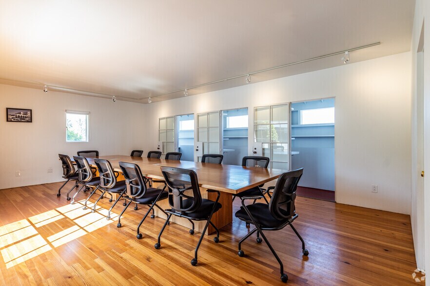 More Photos Of 57-69 Windward Ave, Venice Office For Lease