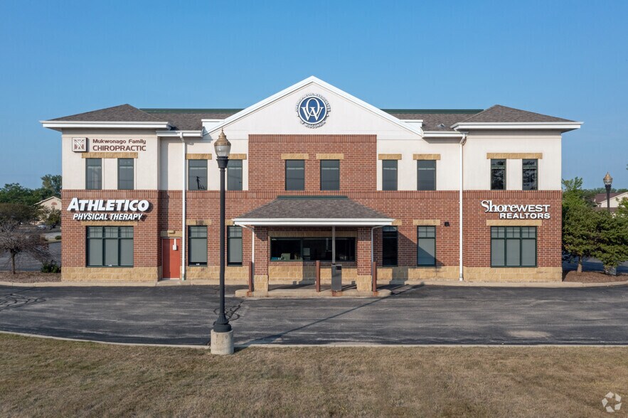 More Photos Of 1231 S Rochester St, Mukwonago Office For Lease