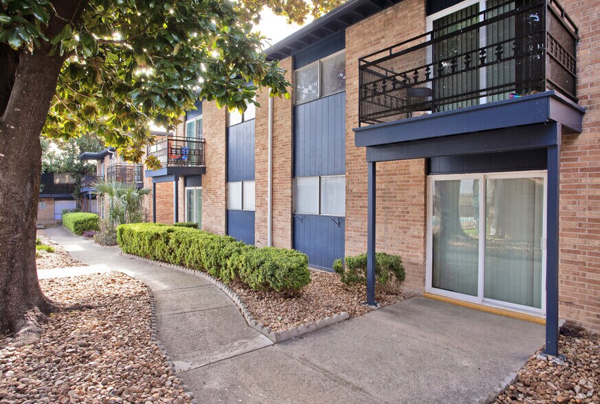 More Photos Of 3102 Hillcrest Dr, San Antonio Multifamily For Sale