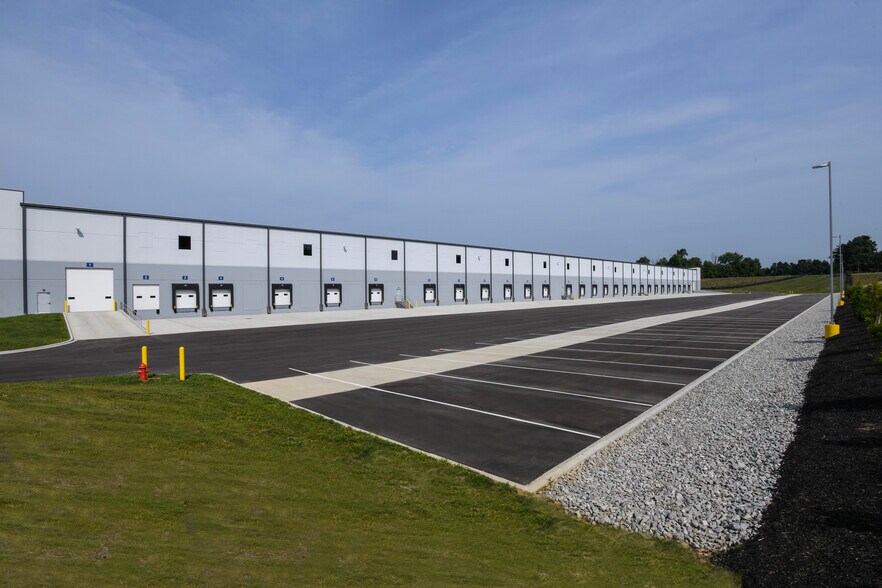 More Photos Of 1710 Lakeland Park Dr, Burlington Warehouse For Lease