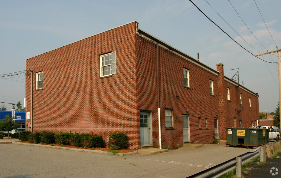 More Photos Of 8 Alpine Ln, Chelmsford Unknown For Lease