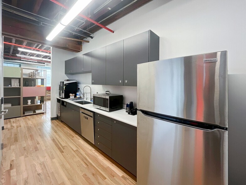 More Photos Of 1918 N Mendell St, Chicago Coworking Space