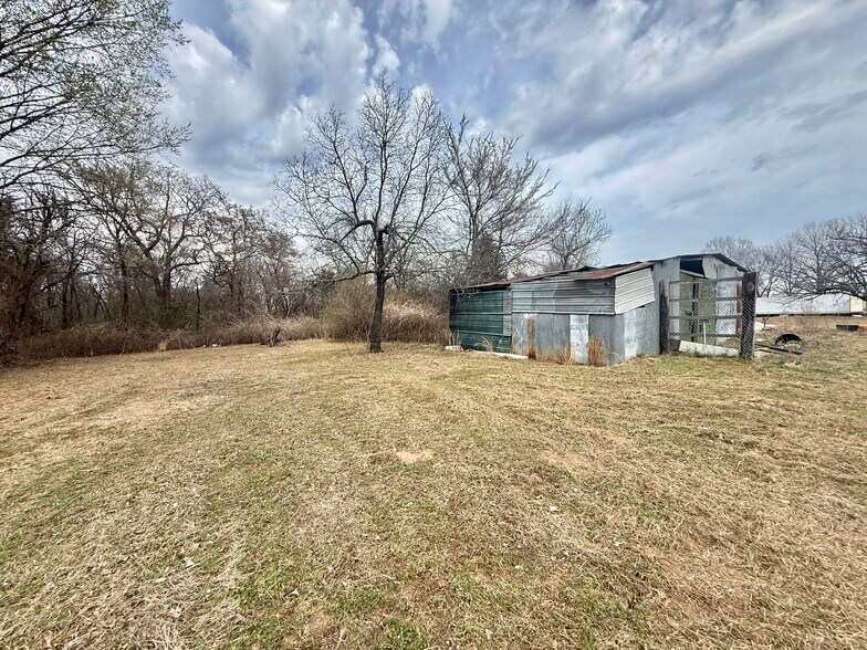 More Photos Of 18870 County Line Rd, Keota Manufacturing For Sale