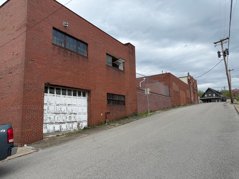 More Photos Of 1200 Morgantown Ave, Fairmont Warehouse For Sale