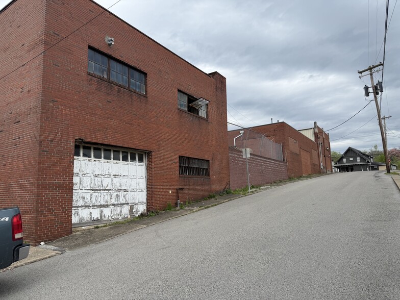 More Photos Of 1200 Morgantown Ave, Fairmont Warehouse For Lease