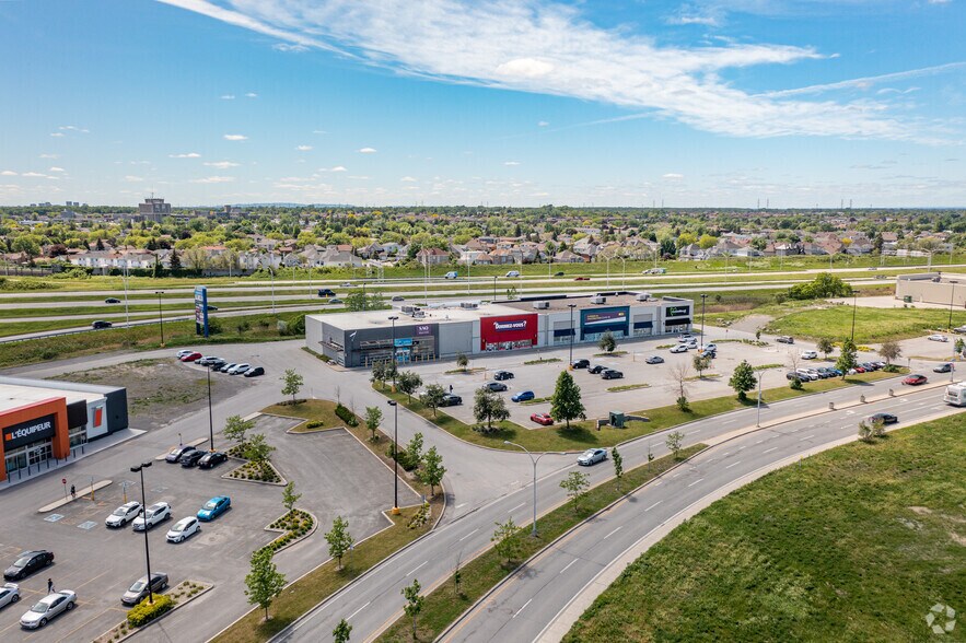 More Photos Of 5205 Boul Robert-Bourassa, Laval Unknown For Lease