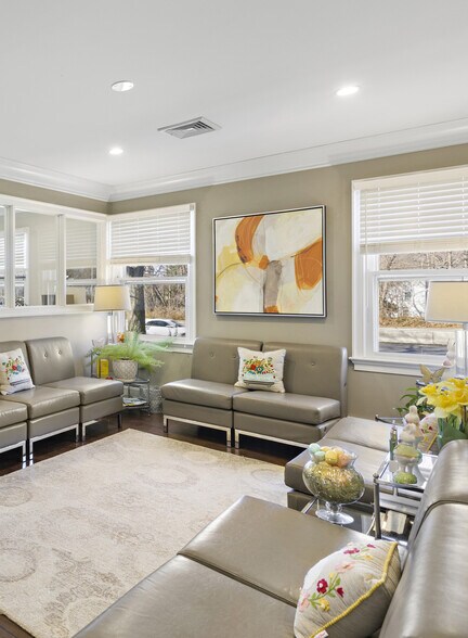 More Photos Of 584 State Rt 17, Ridgewood Office Residential For Lease