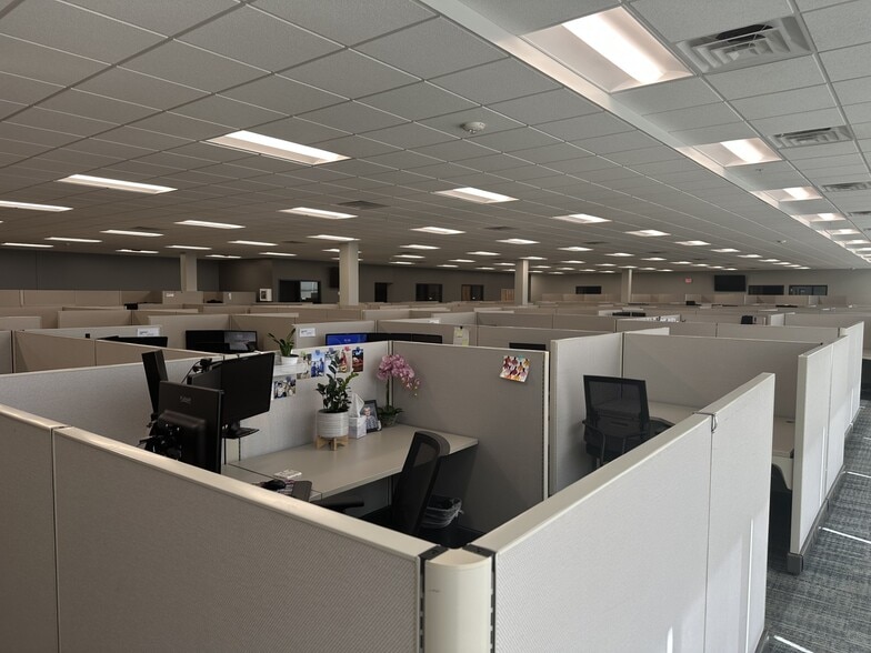 More Photos Of 2700 S Lorraine Pl, Sioux Falls Office For Lease