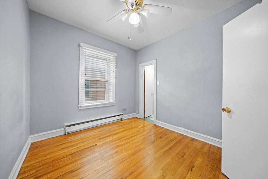 More Photos Of 6058 S Massasoit Ave, Chicago Apartments For Sale