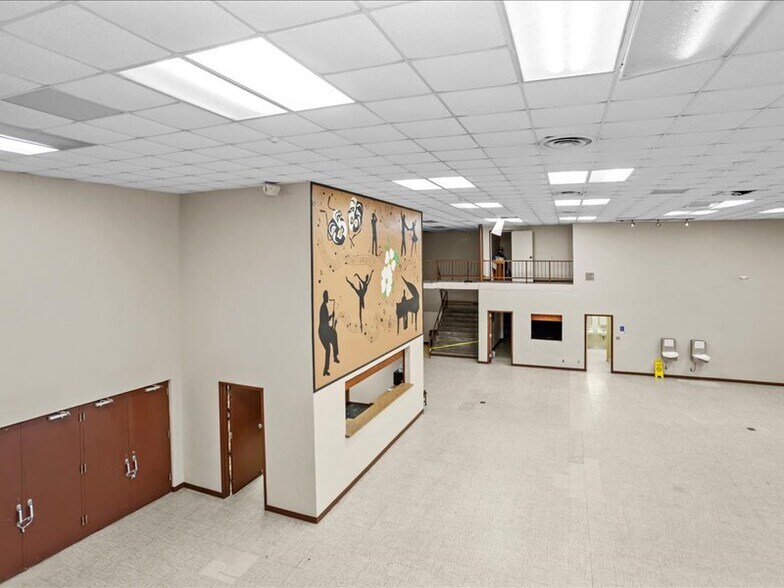 More Photos Of 1819 Spring St, Palestine Specialty For Sale