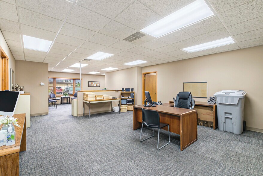 More Photos Of 1063 W Hill Rd, Flint Medical For Sale