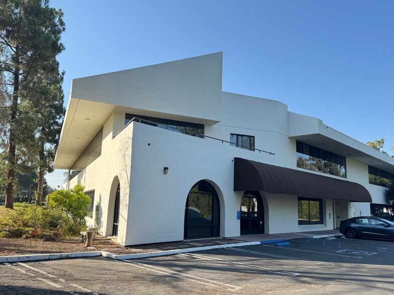 More Photos Of 600 Hampshire Rd, Westlake Village Office For Lease