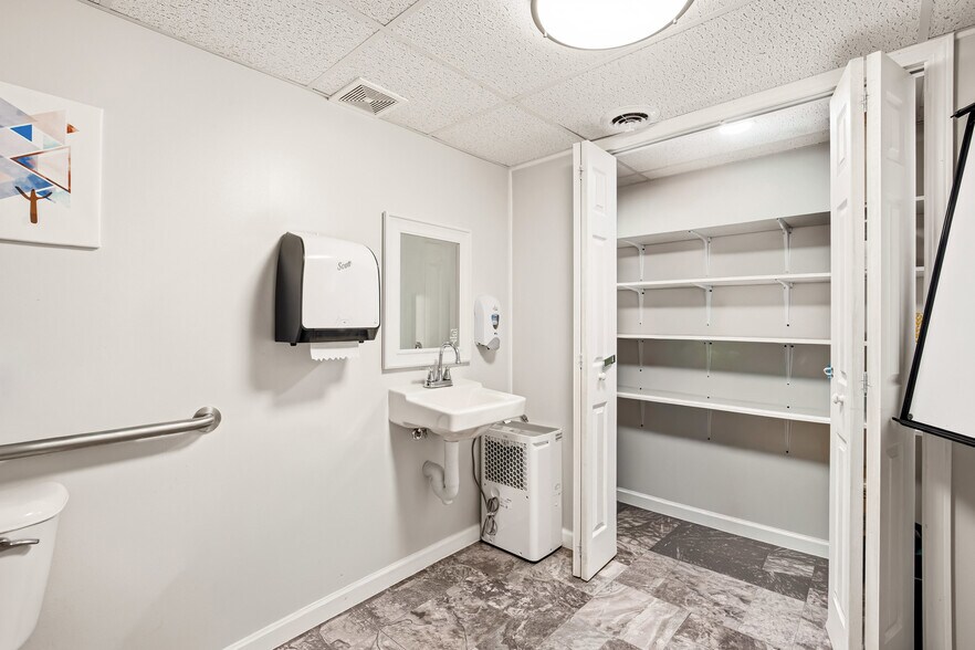 More Photos Of 328 Budfield St, Johnstown Office For Sale