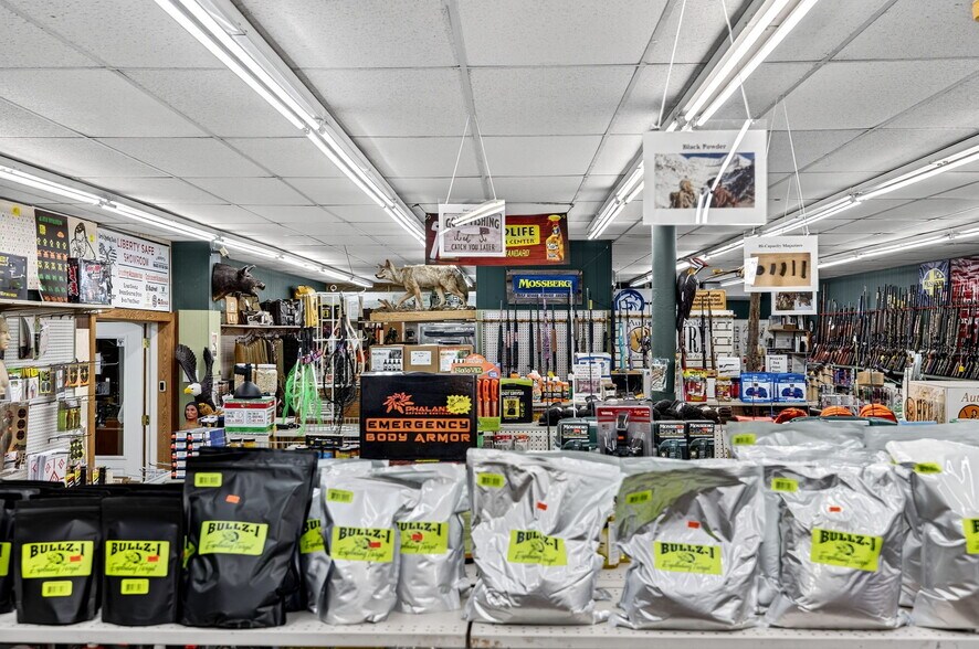 More Photos Of 23 W Main St, Canton Flex For Sale