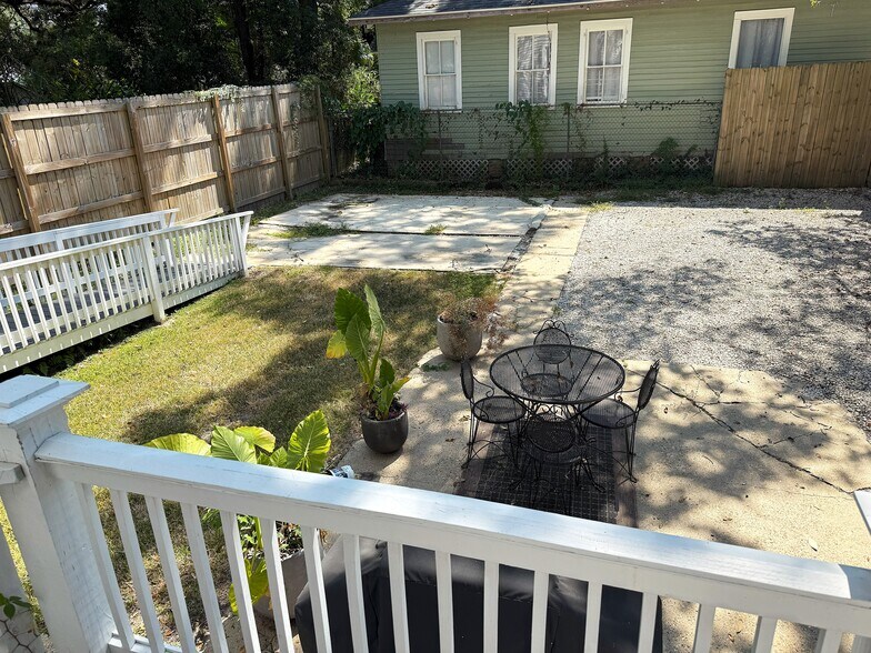 More Photos Of 1327 Spring Hill Ave, Mobile Office For Lease