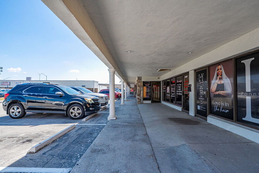 More Photos Of 4434-4458 S Cleveland Ave, Fort Myers Freestanding For Sale