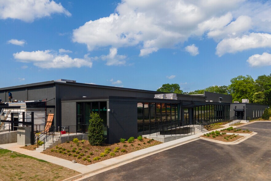 More Photos Of 255 Homer St, Commerce Manufacturing For Lease