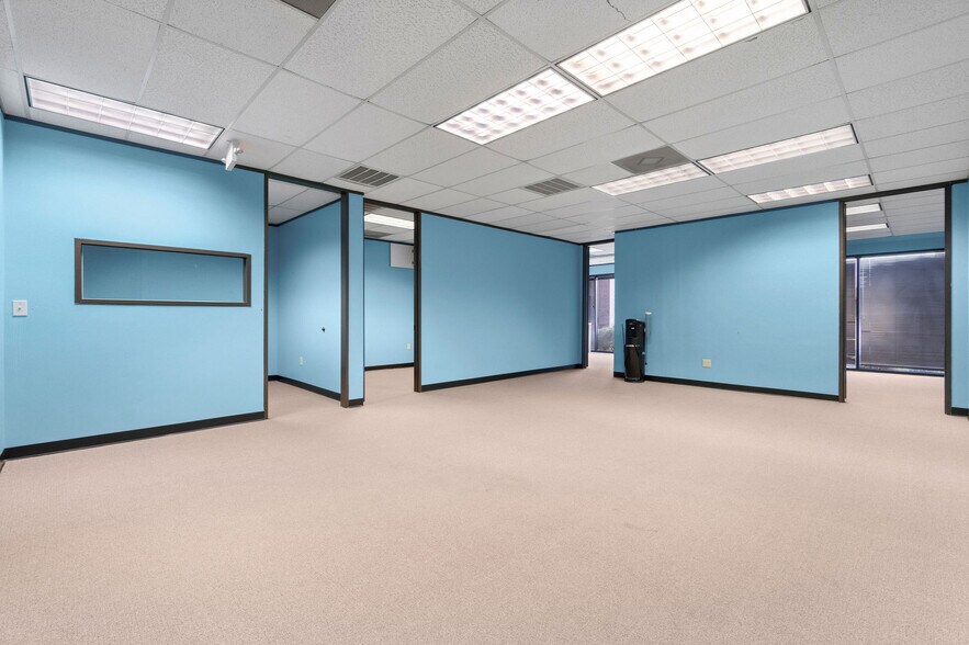 More Photos Of 25307 I-45, Spring Medical For Lease